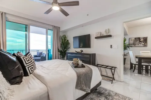 Gorgeous Oceanview 3BR Luxury Condo - "Latitude"