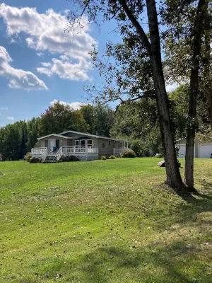 Cute Home on Many Acres with Access to East Stylus Lake and Ponds