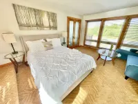 Lester River Retreat - 8 miles to Downtown Duluth
