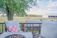 Vineyard Ridge Farmhouse • 3Br • 2BA • Vineyard View • Fire Pit •