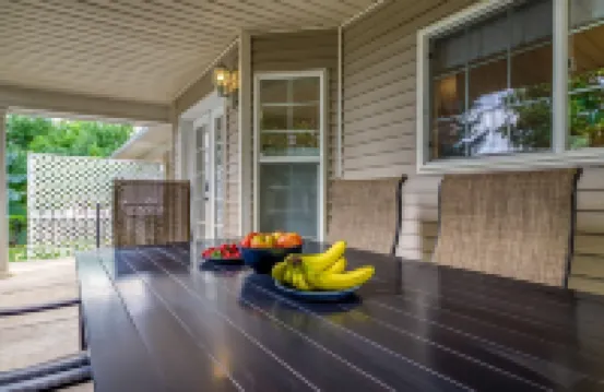 The Hidden Gem House- 3 Bedroom house with hot tub