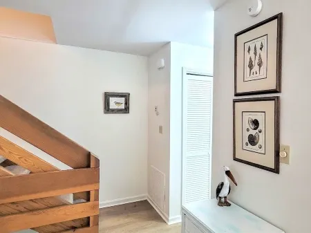 BD43 Gulf Views, End Unit -Many Amenities, High Speed WiFi, Dog Friendly