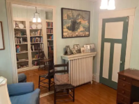 Mt Hope Heritage Home - Step back in time in this unique three bedroom home.