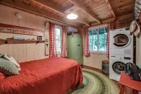 Quintessential Maine cabin w/ private waterfront