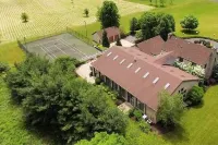 Stien Oasis: Heated Indoor Pool Oasis With Theater, Bar&Tennis Court.