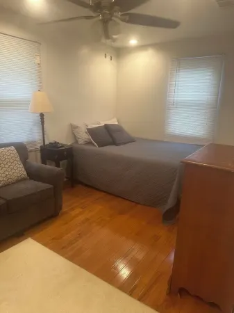 Charming cottage in Kenner with AC and WiFi. Enjoy your stay