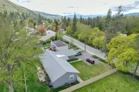 Rattlesnake Paradise , 5 min. to hiking & charming downtown. Quiet neighborhood.