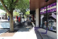 Haven In The Heights.... Steps Away From It All!! Hotels in Peoria Heights