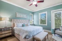 Spacious Luxury Townhome Right on 30A • Easy Walk to Beach • Pool • Rooftop Hotel dekat Bella Vita