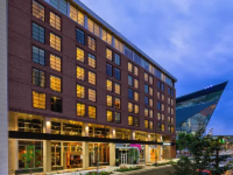 Moxy Minneapolis Downtown Hotels near Minneapolis Institute of Art