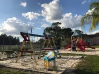 Recently Remodeled, Very Comfy Condo Near Disney, Universal and Sea World.