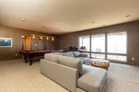 Serene Retreat w/ Stunning Views in Big Canoe