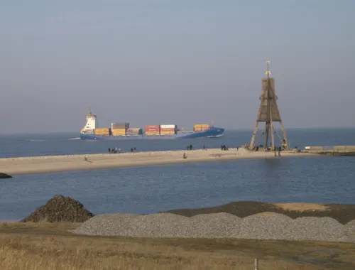 "TRAFALGAR 130" Beautiful vacation apartment with swimming pool, sauna, parking space Hotel a Cuxhaven