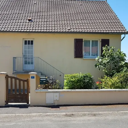 Furnished apartment in individual house any comfort with raised garden