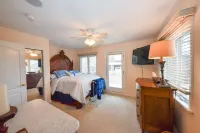 Mermaids  Cove Waterfront Townhome Spectacular Views, Views, Views! - Balkoner