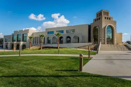 Cozy, Private, & Safe 3 Bed Home - 2 Min from DTR & UCR