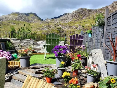 Mountainside Cottage - Excellent Hillwalking and Adventure Location Hotels near Eryri National Park (Snowdonia)