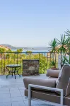Apartment near the Madrague harbor. Sublime sea view