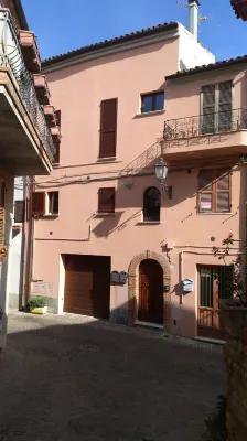 Nice and quiet panoramic apartment in a small village not far from the beaches Hotels in Massignano