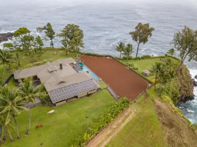 Luxury Oceanfront B-n-B Suite Gated Cliffside Estate - Banyan - Beach 10m Walk Hāmākua Forest Reserve 주변 호텔