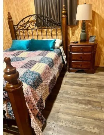 Cozy cabin on Lake Ludwig with a nice view of the lake. Pet friendly!