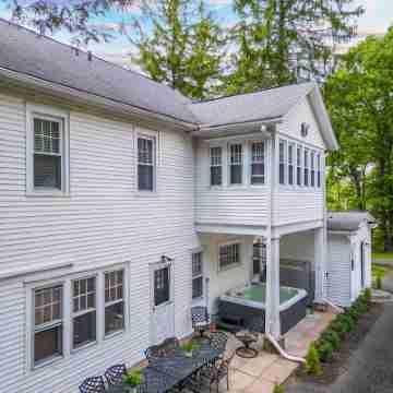 8 bedroom Manor - Hot Tub - Game Room - Fire Pit - Sleeps 22 Hotel Exterior