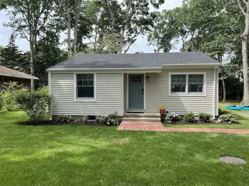 Totally Renovated Cottage on the North Fork 7 min. walk to the Beach - Country Houses