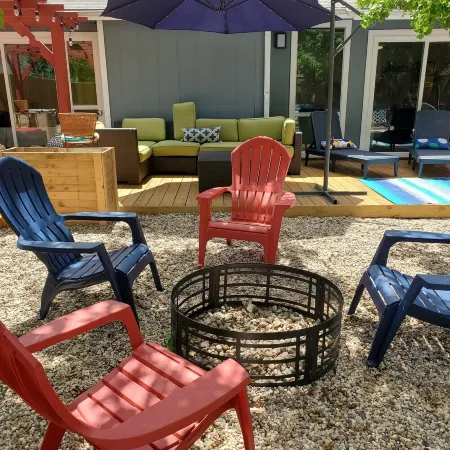 Party with a Jaccuzzi, Firepit and Backyard Games for 12+ Отели рядом с достопримечательностью «Остин Хинду Темпл & Комм Сентер»