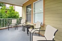 3-5 Mins from Downtown Cozy Clean & Newly Renovated 2 level Home