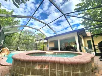BEACH GETAWAY- 9 MIN FROM THE BEACH
