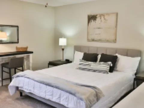 Golden Springs Stepless Rancher with GAMEROOM! Hotels in Anniston