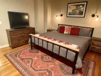 Chic, Cozy & Fun, Ski-in Ski-out, Great Location Stowe!