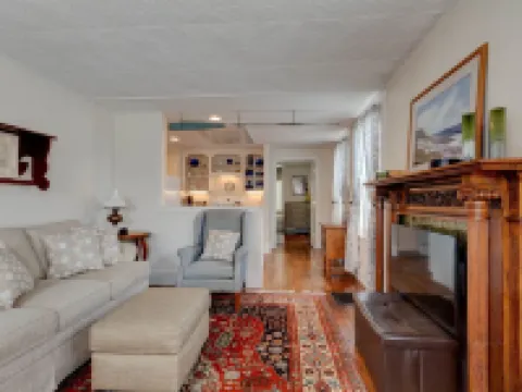 Charming Cottage on quiet street in Historic Eastport Hotels in Eastport