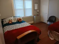 PROMO 10% WEEKLY/20% MONTHLYPet Friendly on Forrest, Small fenced area for pets 서리 카운티 호텔