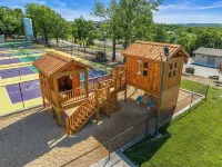 Sunset Retreat at Kimberling City - pet friendly, ground floor condo, lake view