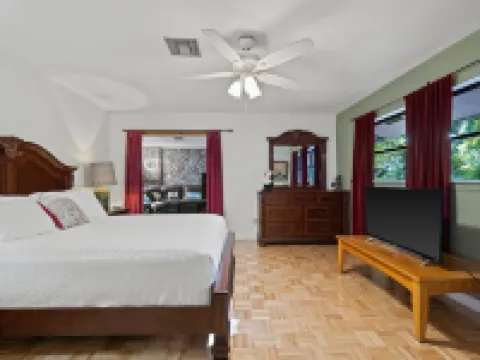 Miami Paradise with Pool Near Haulover Beach and  Aventura Mall. Hotels in North Miami