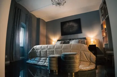 NEW LUXURIOUS Flat in Historical Centre 115sq, 3min to beach and Private Parking