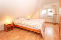 Semi-detached house with garden in a quiet side street in Norddeich