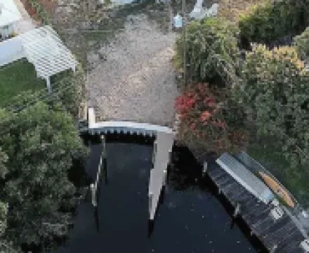Peaceful House with fenced in backyard 麥格雷戈酒店
