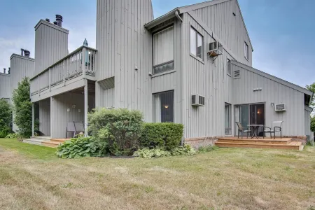 Traverse city condo/golfing/beaches/wineries/hiking