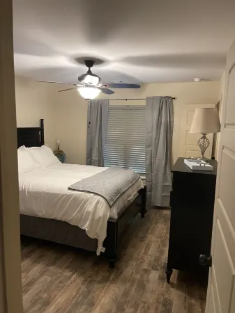 Pickwick cabin near stateline boat ramp.  2 bed 2 full bath.   Boat storage Отели в г. Хардин