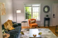 The Orange House - Only 4 Minutes from LU