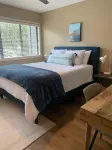 Comfortable and stylish END UNIT on the 10TH FAIRWAY in Palmetto Dunes