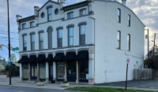 Stadium Stay #4  the Presidents Suite.  Free Parking. Hotels in 