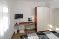 SILVANER vacation apartment in the Königshof Freyburg (Unstrut) Hotels near Rotkaeppchen