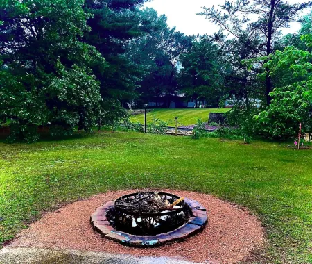 Cozy 3-bedroom cabin with private dock and direct access to Castle Rock Lake. Отели в г. Джермантаун