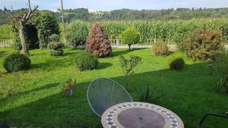 2 Bedroom Condo in Niederwiesa Отели в г. Нидервиза