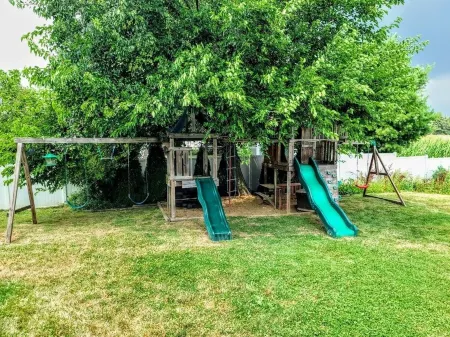 Private Pool and Hot Tub Close to Frankenmuth