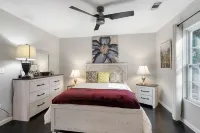 Charming Bedroom 2.5  Bath Entire Home in Marietta, Georgia