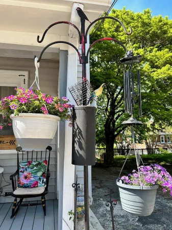 Sophia's Garden Chalet-Quality/4BR/2B/3Car-P/HVAC/WIFI/WalkZ/College/Kid/UP to 8